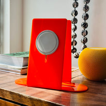 NS-3 Clip — iPhone + Apple Watch charging stand